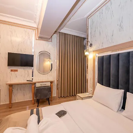 Gala Hotel *